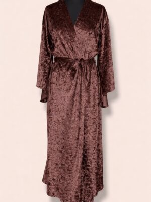 Šokolaadi toonis sametist hõlst