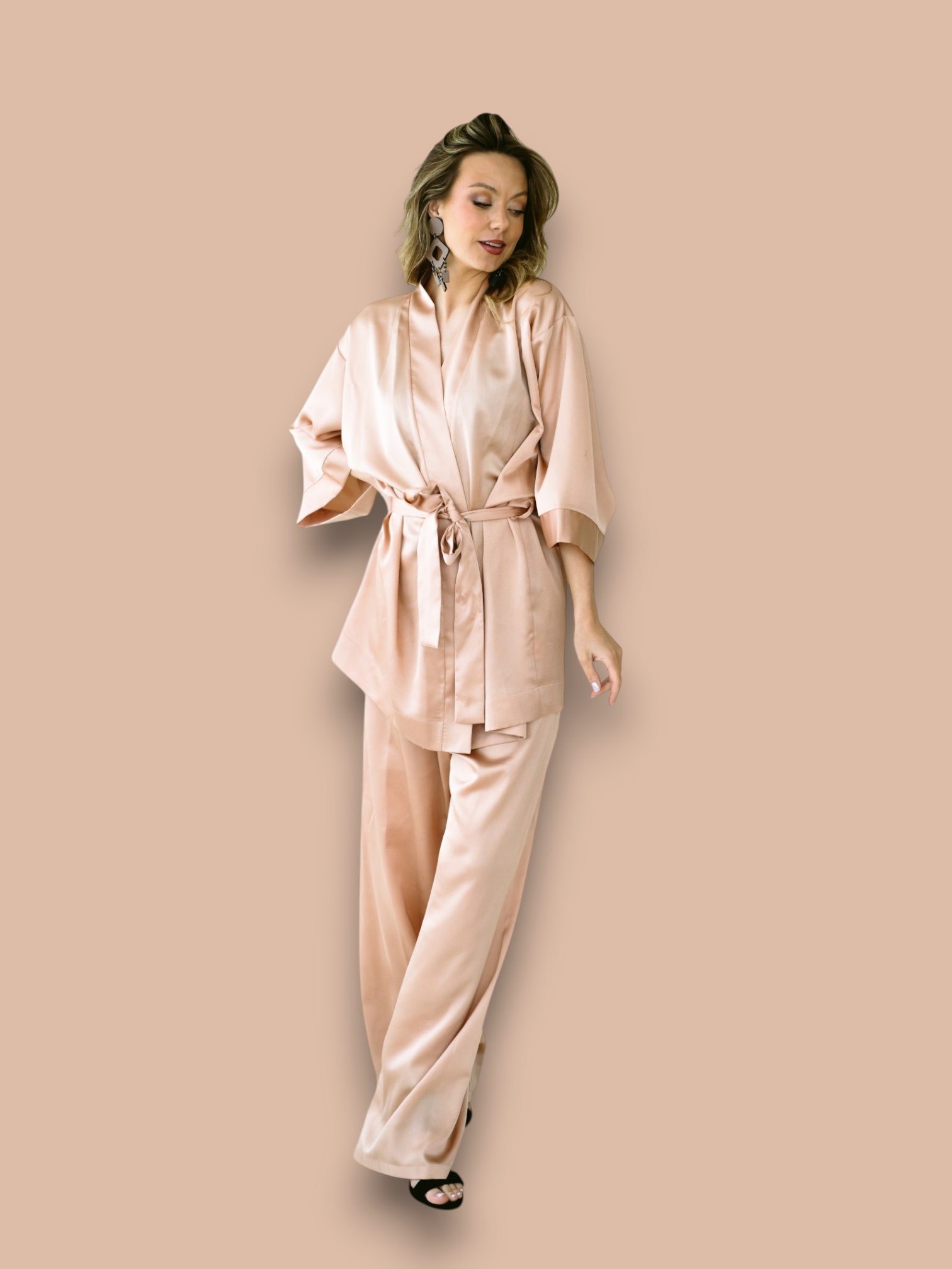 Kreemikas satiinist minikimono ja püksid - Image 6